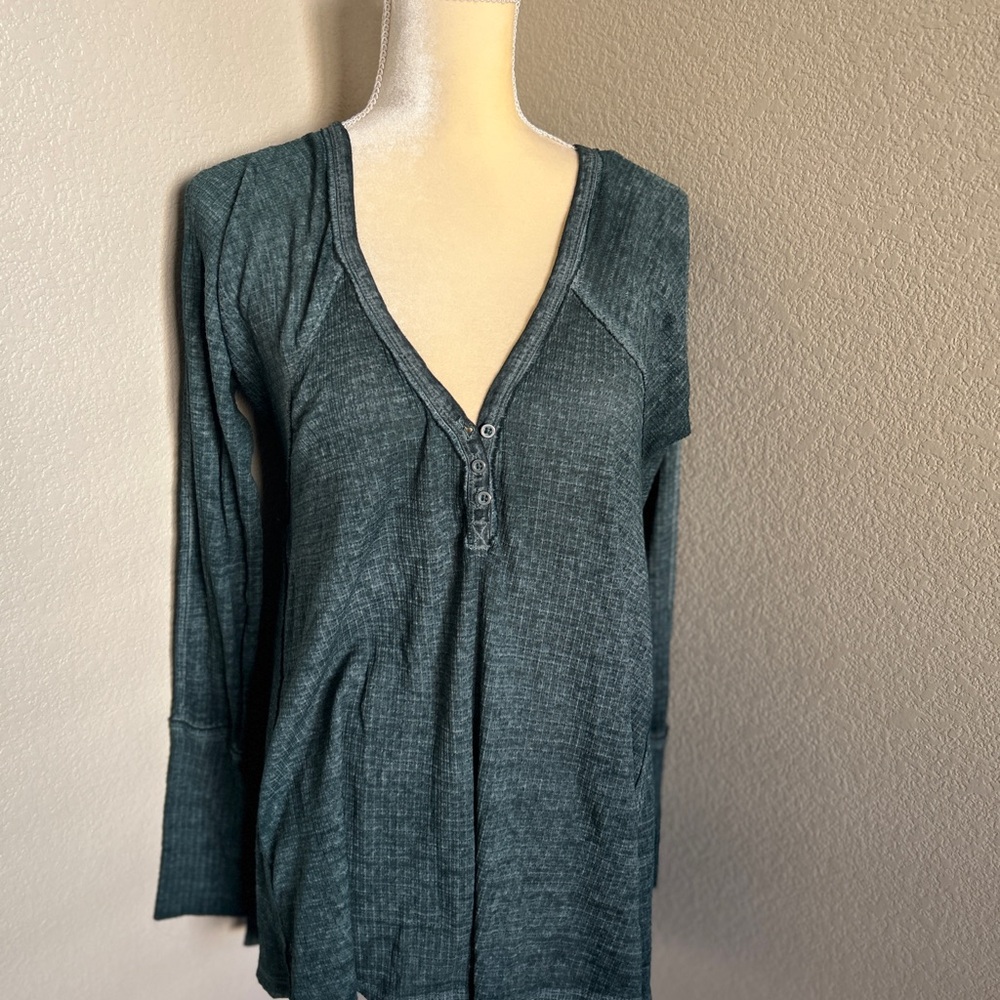 Free people We The Free Forest Green V-Neck Top size S - Picture 3 of 5